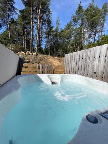 Kaoglen Apollo-Hot tub-Cairngorms-Pet friendly in 柯克邁克爾