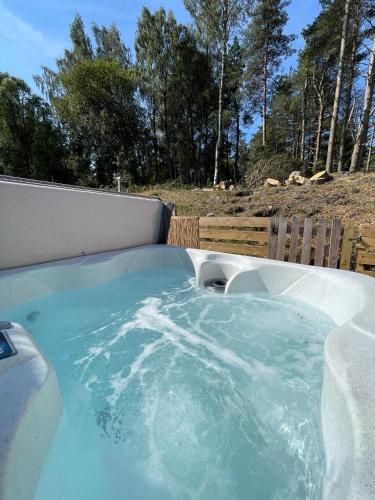 Kaoglen Apollo-Hot tub-Cairngorms-Pet friendly in 柯克邁克爾