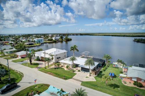 Waterfront Views & Dock: Matlacha Island Home in Matlaša (FL)