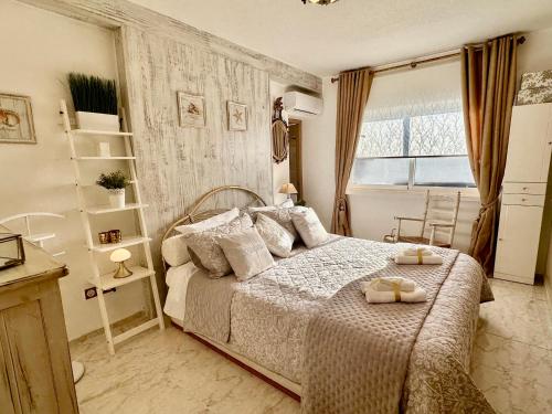 Villa CasaCara Marbella beachside Costabella -Spain - Tap to explore photos