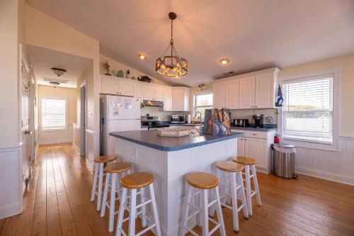 Dune Our Thing - Kitty Hawk MP 4, Ocean View, 360 Yds to Beach, Pool, Hot Tub, Pool Table, Flex Stay in Kitty Hawk (NC)