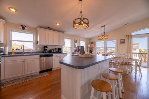 Dune Our Thing - Kitty Hawk MP 4, Ocean View, 360 Yds to Beach, Pool, Hot Tub, Pool Table, Flex Stay in Kitty Hawk (NC)
