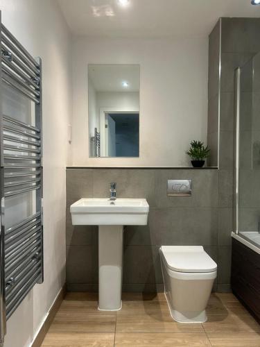 Near Old Trafford & Media City 2BR Flat, Mánchester (foto 9)