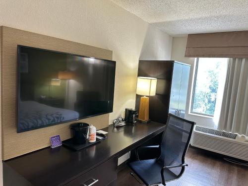 Sleep Inn & Suites Near Columbus State University - Fort Moore Area in Columbus, USA