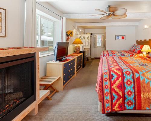 Hot Springs Inn - image 12