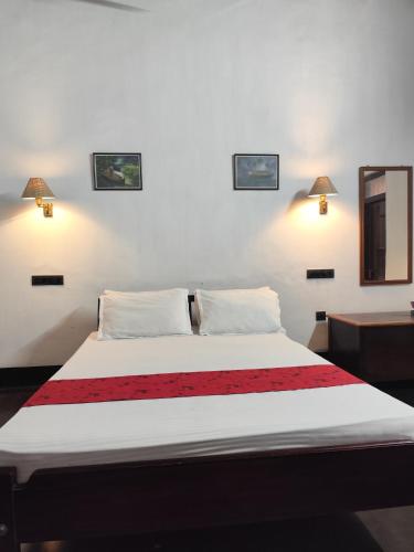 1 queen bed, 1 twin bed