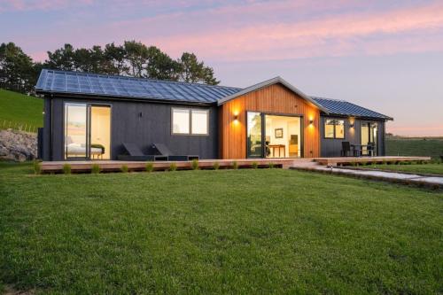 Viesnīcas āriene, Stunning Modern Hillside Haven near Pukekohe in Bombay