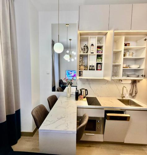 Experience World Class Service at New, Quiet, Premium Design Apartment in City centre, Self Check-In, Rīga (photo 8)
