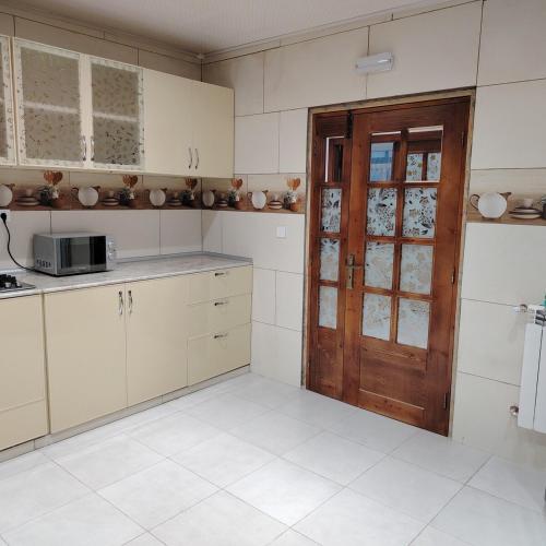 New spacious equipped 3room apartment with garage in Skikda