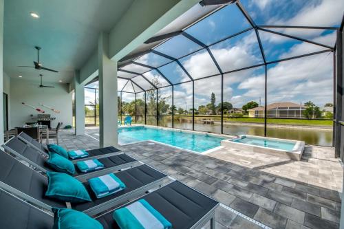 NEW BUILD-Heated Pool & Spa-Canal - South Exposure - House Aruba in Cape Coral
