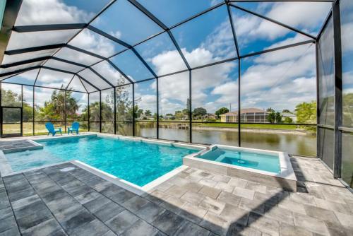 NEW BUILD-Heated Pool & Spa-Canal - South Exposure - House Aruba in Cape Coral