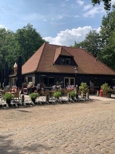 Casa Elixa prachtige stacaravan met heerlijke overkapping in Verspreide huizen Eext