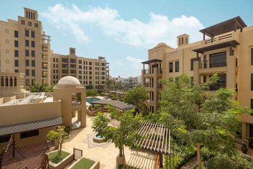 ระเบียง/ชานเรือน, StayMada - Lamtara Near Burj AlArab Beach Access near ซูค มาดินัต จูไมราห์