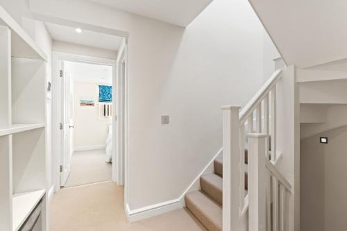 Hosted by StaySejour - 3Bed Town House - Free Parking, Brighton et Hove (photo 8)