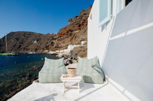 Petinos Fisherman's House in Thirasia