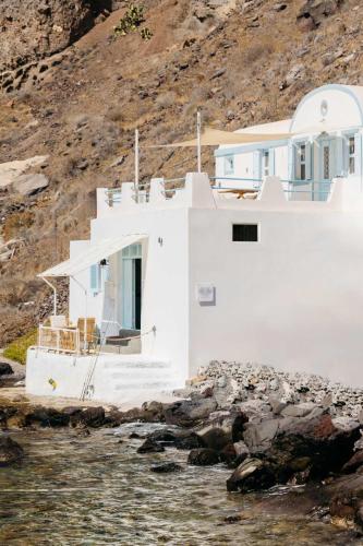 Petinos Fisherman's House in Thirasia