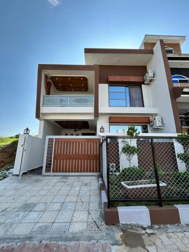 3 bed Designer House