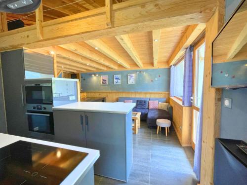 Duplex en bois aux Menuires, 3 chambres, parking, 6 pers - FR-1-452-392 in Les Bruyeres