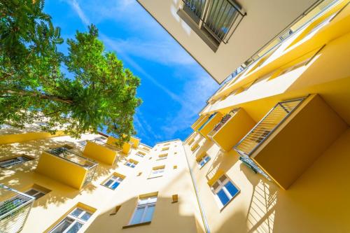 Stylish Studio with Balcony at the National Museum, Prague (photo 4)