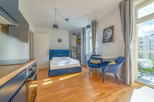 Stylish Studio with Balcony at the National Museum, Prague (photo 11)