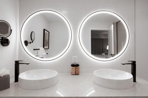 Hotel Arts - image 4