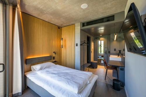 1 twin bed