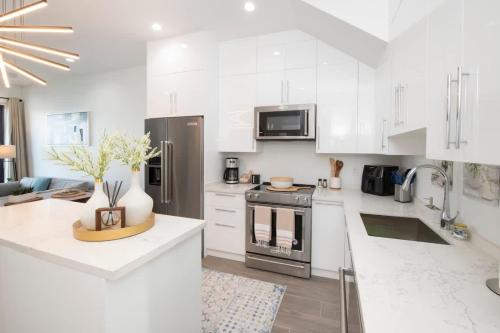 Allure #22 3BR Waterfront, Red Bay Estate (foto 4)