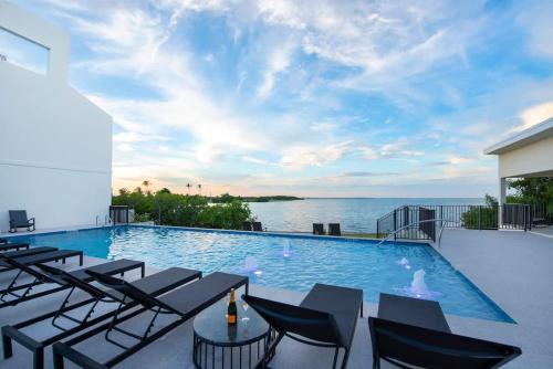 Allure #22 3BR Waterfront, Red Bay Estate (foto 7)