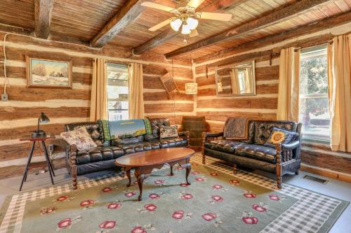 5 Mi to State Parks: Penfield Cabin w/ Fire Pit! in Penfield (PA)