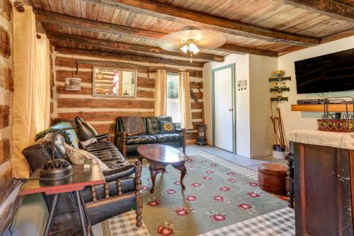 5 Mi to State Parks: Penfield Cabin w/ Fire Pit! in Penfield (PA)