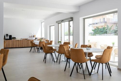 Rodos White – Rhodes Town, AZ
