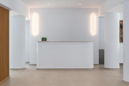 Rodos White – Rhodes Town, AZ