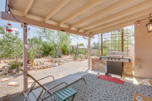 Pet-Friendly Tucson Home with Gas Grill and Fire Pit!