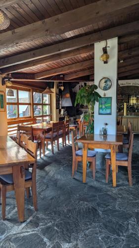 Hostinec a penzion Dolní Dvůr (Hostinec a penzion Dolni Dvur) in Veřovice