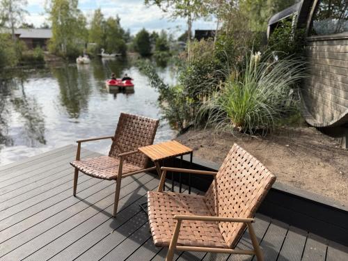 Garden, Schlaffass Natursee-Chalet mit Sanitarfass,Hot Tub,Sauna,Jacuzzi,angeln in Twist