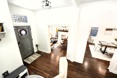 Közös társalgó / TV, The Frick Room on Beatty near Frick Művészeti Múzeum