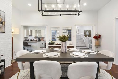 Létesítmények, The Frick Room on Beatty near Pittsburgh Állatkert és PPG Akvárium