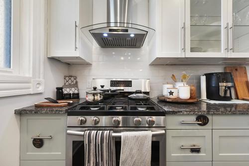 Konyha, The Frick Room on Beatty near Pittsburgh Állatkert és PPG Akvárium