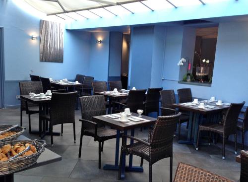 Restaurant, Hotel de Flore in Saint-Raphael