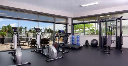 Ramada by Wyndham Sarasota Waterfront - image 8