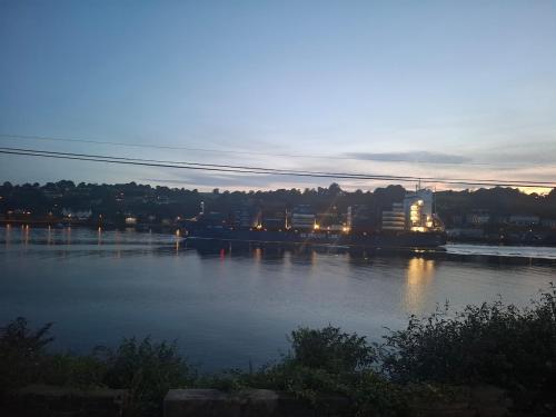 Restored Cottage in Cobh in โคฟ