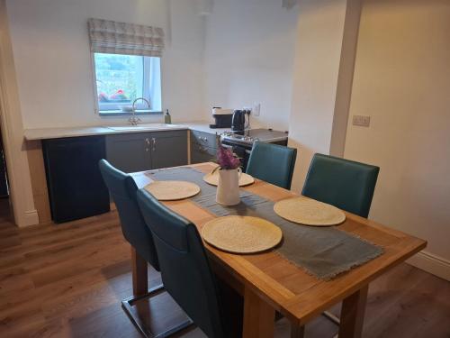 Restored Cottage in Cobh in โคฟ