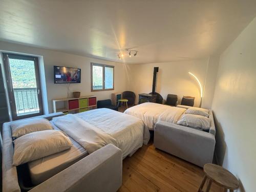 L' Altitude Billard Proche Stations Cols in St Michel De Maurienne