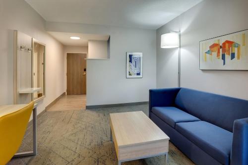 Holiday Inn Express Hotel & Suites Orangeburg an IHG Hotel - image 7