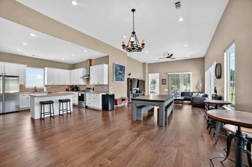 Hill Country Retreat & Casita