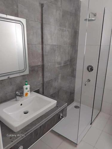 Fouka Bay Stylish 3BR Sea and Pool in Zawiyat Ailat Nuh