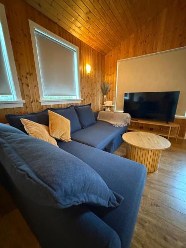 Galdur Cottage- heart of Golden Circle with hot tub & sauna in Haukadal