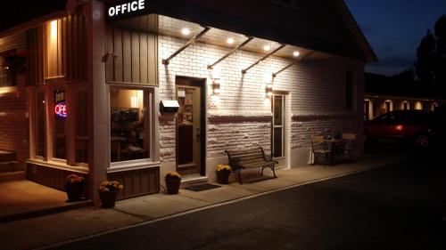 館内設備, ファルコン イン (Falcon Inn) in ナイアガラ フォールズ（ON）