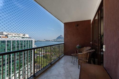 2BDRs with pool and garage in Humaitá|HMT 282/1301