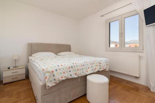 Apartments with swimming pool Kastel Stafilic Kastela - 23473 - image 5